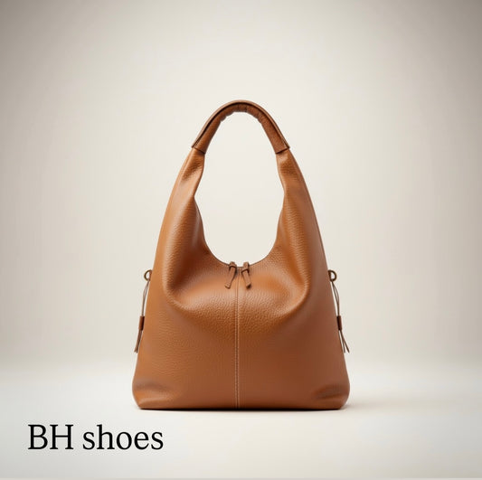 “Janet “-Borsa dalla texture morbida e leggermente granulata colore cuoio