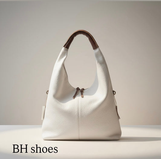 “Janet’-Borsa dalla texture morbida e leggermente granulata colore bianco panna
