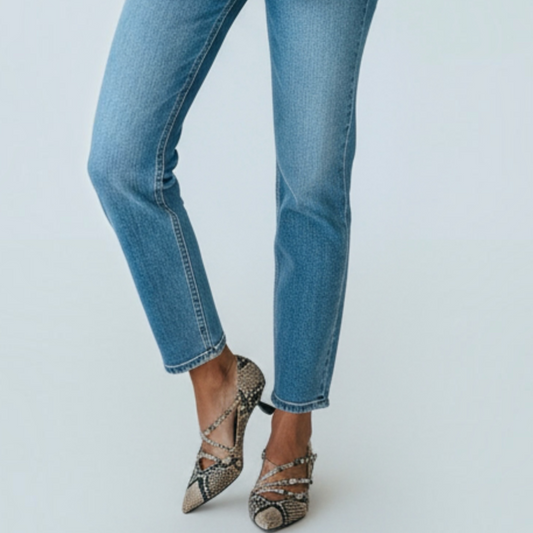 Décolleté BH shoes di pelle Pitone bianco/nero scollo asimmetrico tacco di 5 centimetri, cinture con fibbie